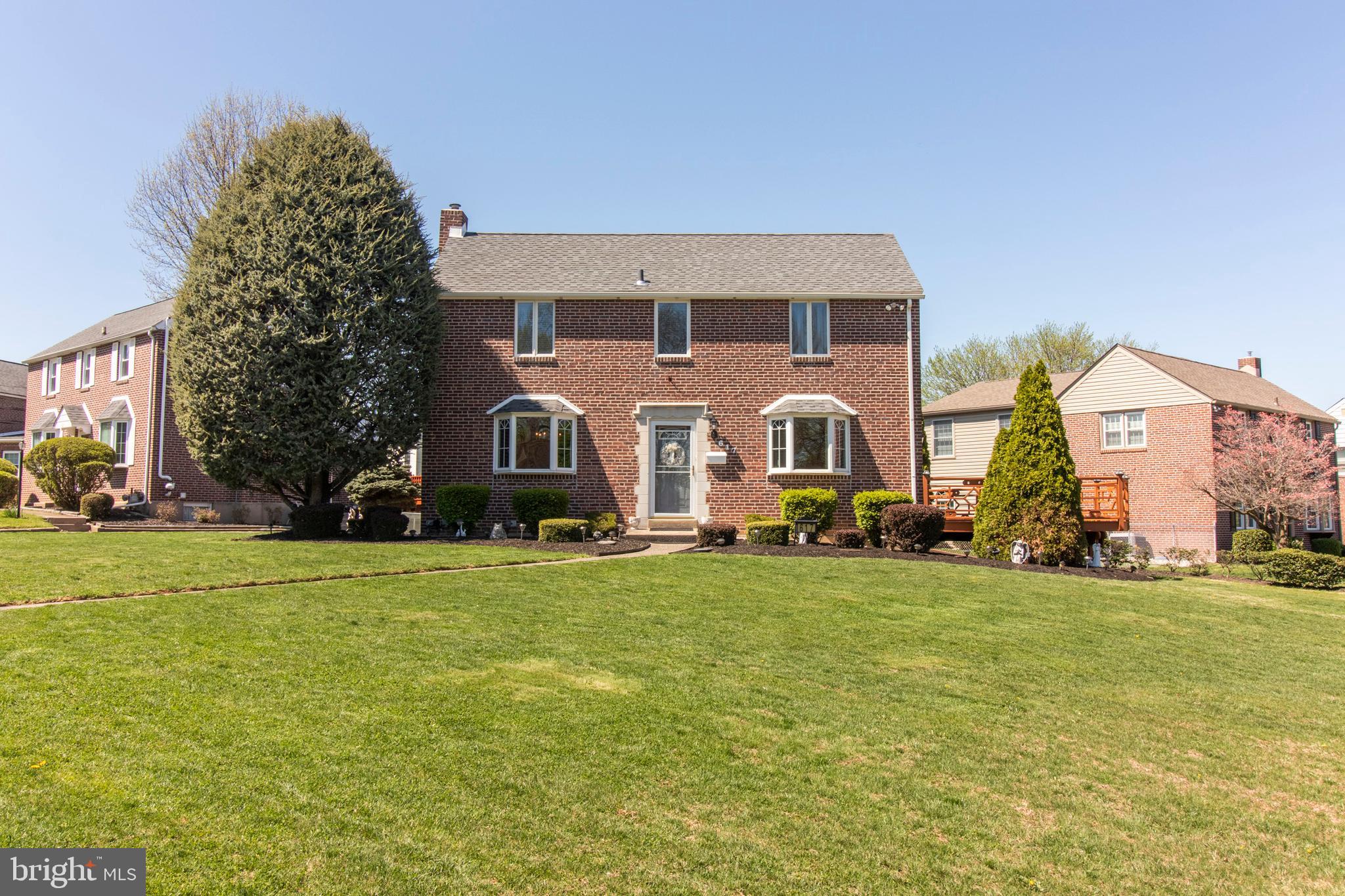 617 Dutton Circle Springfield, PA 19064 - Photo 2 of 36 Gallery Image 2