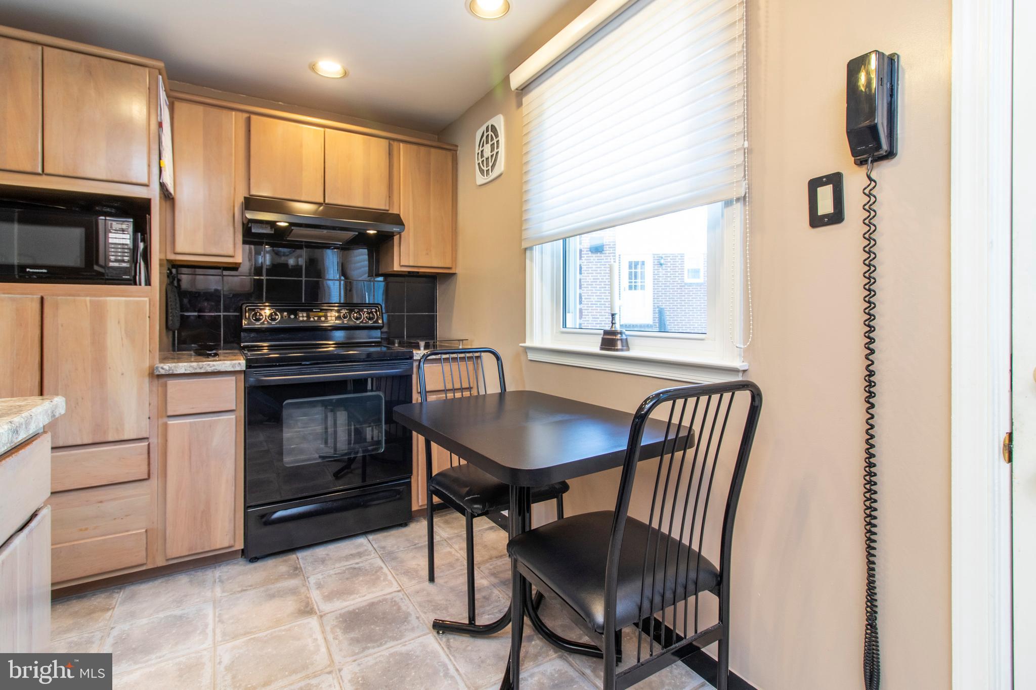 617 Dutton Circle Springfield, PA 19064 - Photo 21 of 36 Gallery Image 21