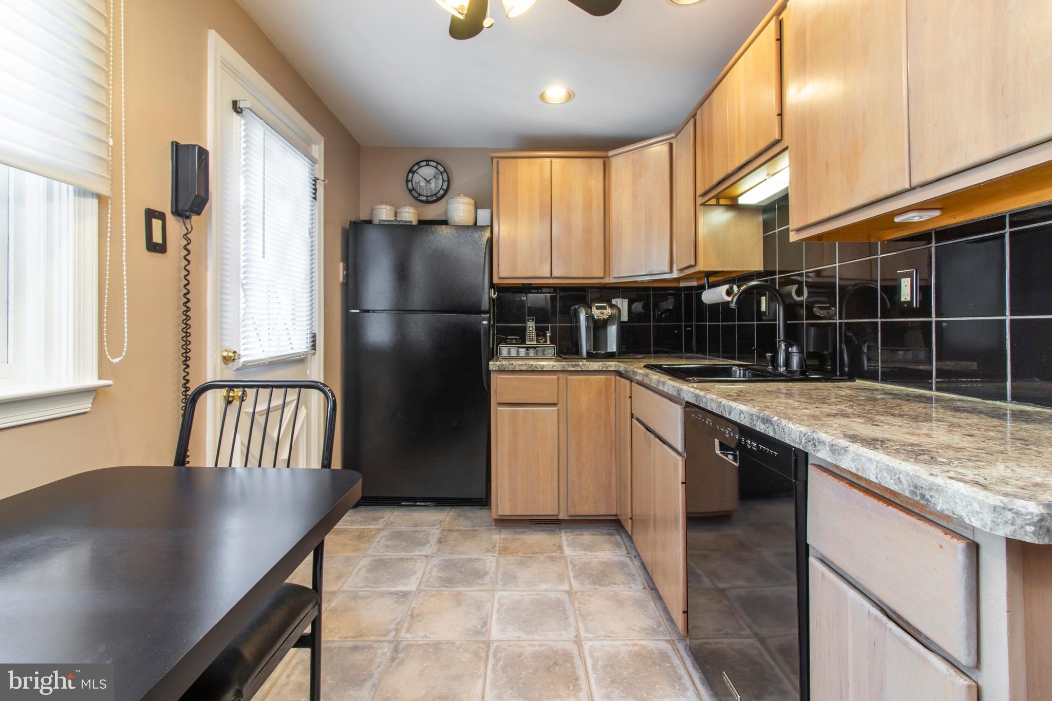 617 Dutton Circle Springfield, PA 19064 - Photo 22 of 36 Gallery Image 22