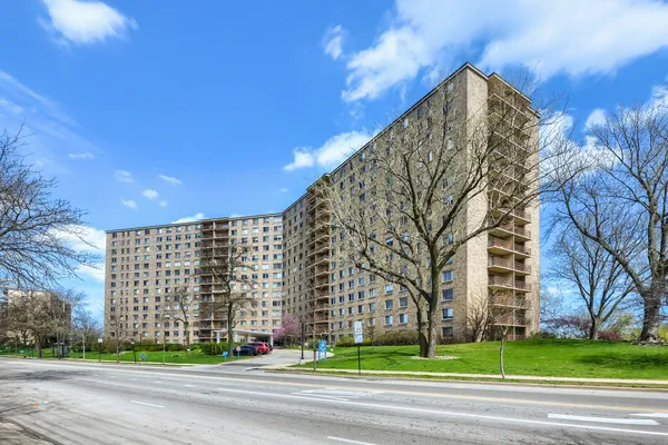 $374,900 | 6833 North Kedzie Avenue, Unit 1516, Chicago, IL 60645