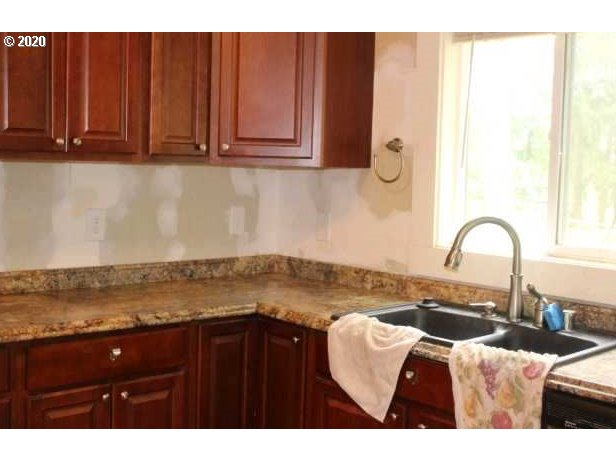 25334 Jaeg Road Junction City, OR 97448 - Photo 5 of 31 Gallery Image 5