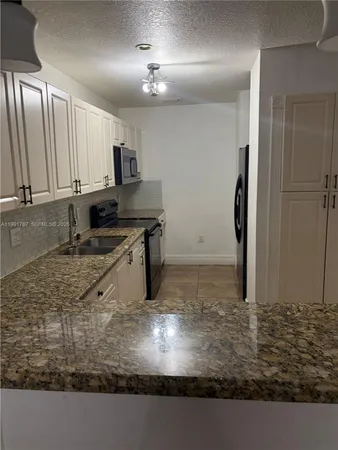 $3,500 | 4386 West 10th Avenue, Hialeah, FL 33012