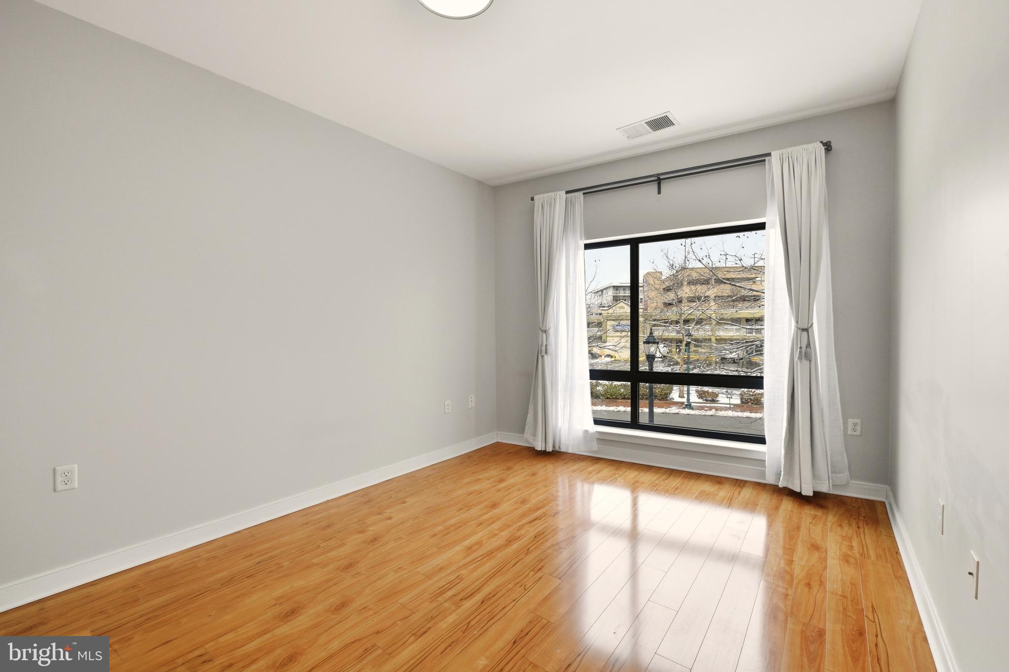 8005 13th Street, Unit 201 Silver Spring, MD 20910 - Photo 20 of 24