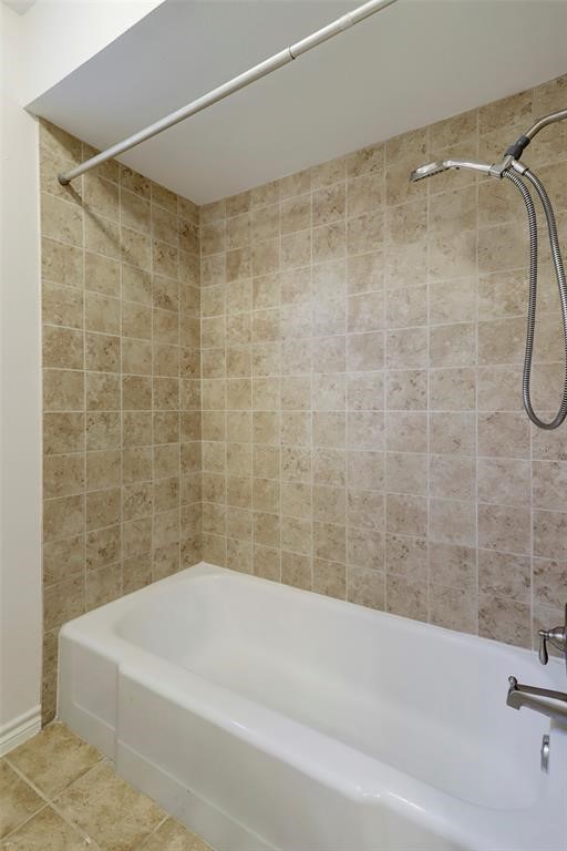 10403 Raritan Drive Houston, TX 77043 - Photo 14 of 15 Gallery Image 14