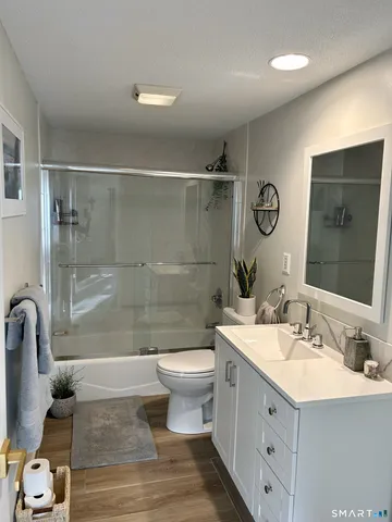 $2,500 | 7 Twin Oak Court, Unit 7, Avon, CT 06001