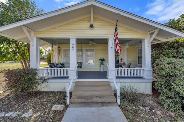 $449,000 | 909 Flag Street, Llano, TX 78643