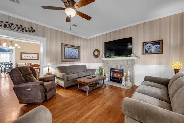 $449,000 | 909 Flag Street, Llano, TX 78643
