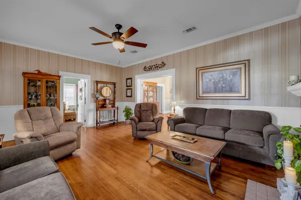 $449,000 | 909 Flag Street, Llano, TX 78643