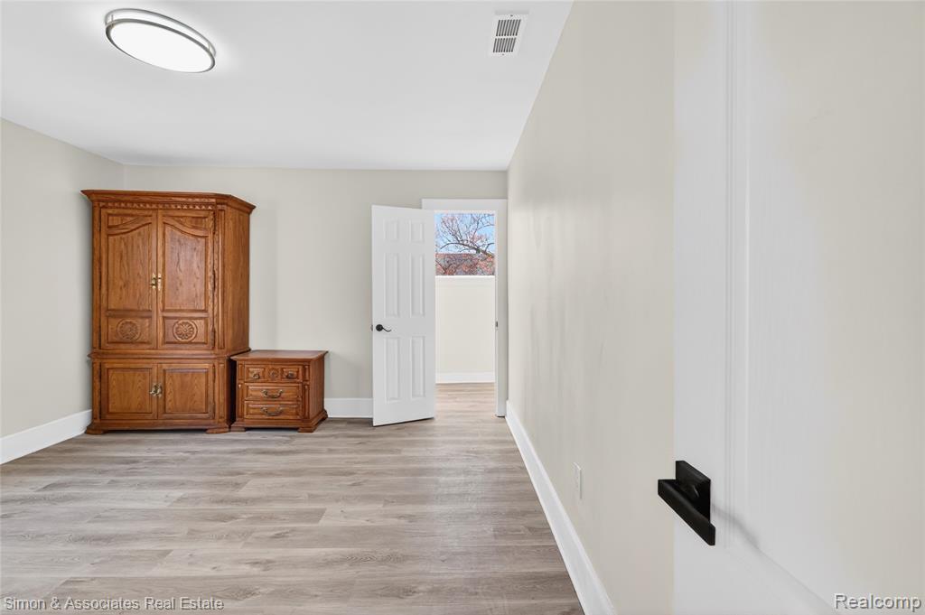 5019 Maple Street Dearborn, MI 48126 - Photo 27 of 44