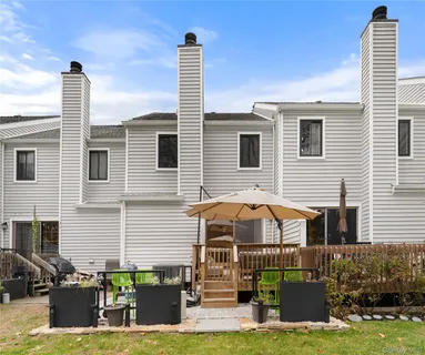 $795,000 | 17 Ledgewood Commons, Millwood, NY 10546