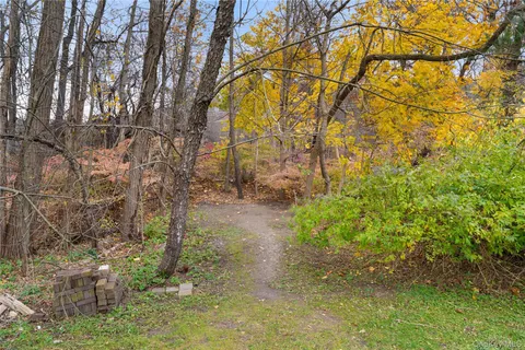 $795,000 | 17 Ledgewood Commons, Millwood, NY 10546