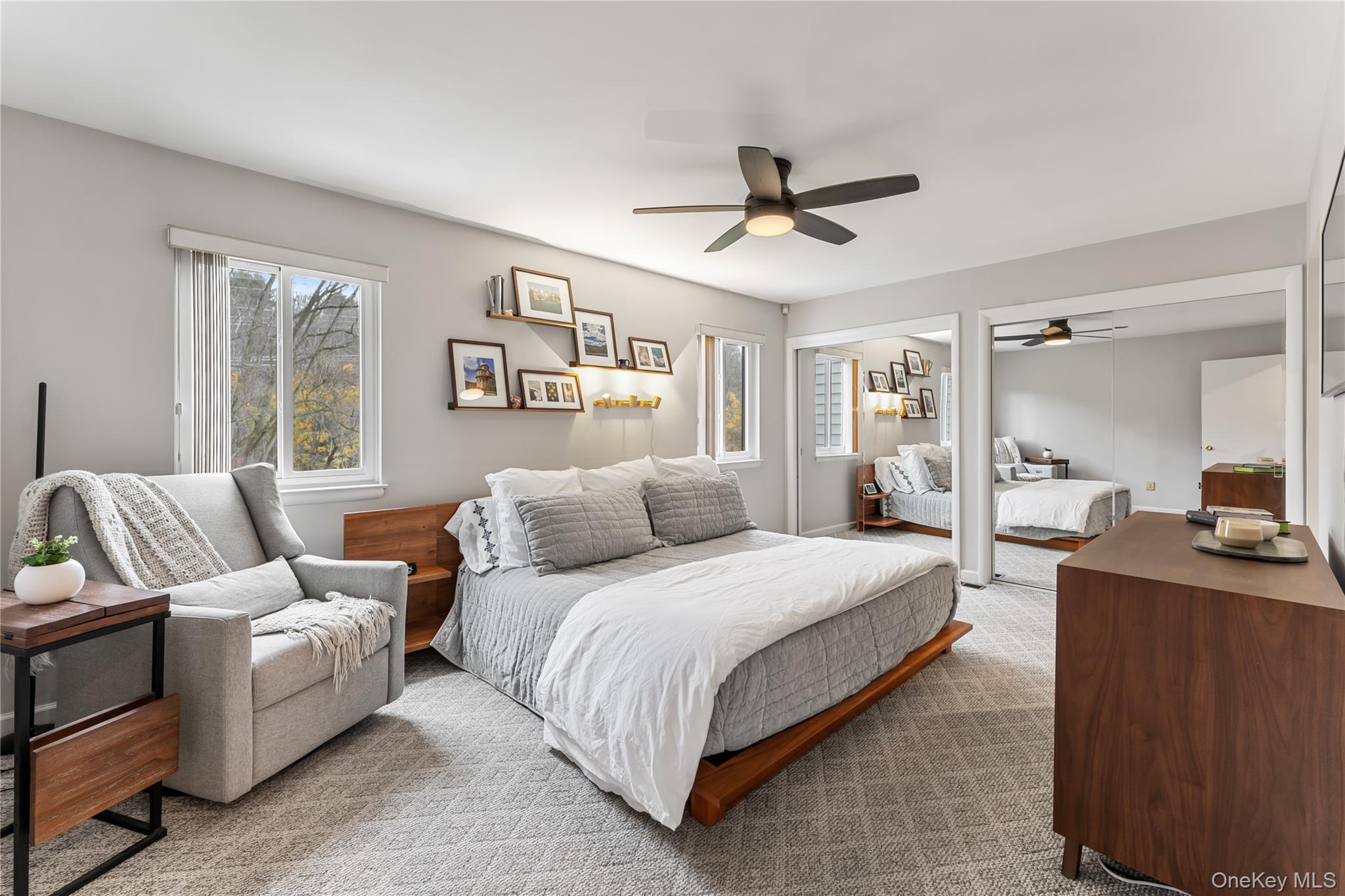 17 Ledgewood Commons Millwood, NY 10546 - Photo 8 of 22 a bedroom with a bed couch and a window