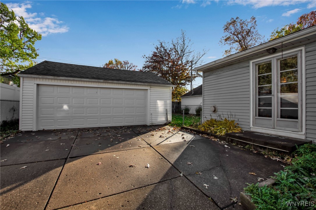 437 Thorncliff Road Tonawanda, NY 14223 - Photo 3 of 28