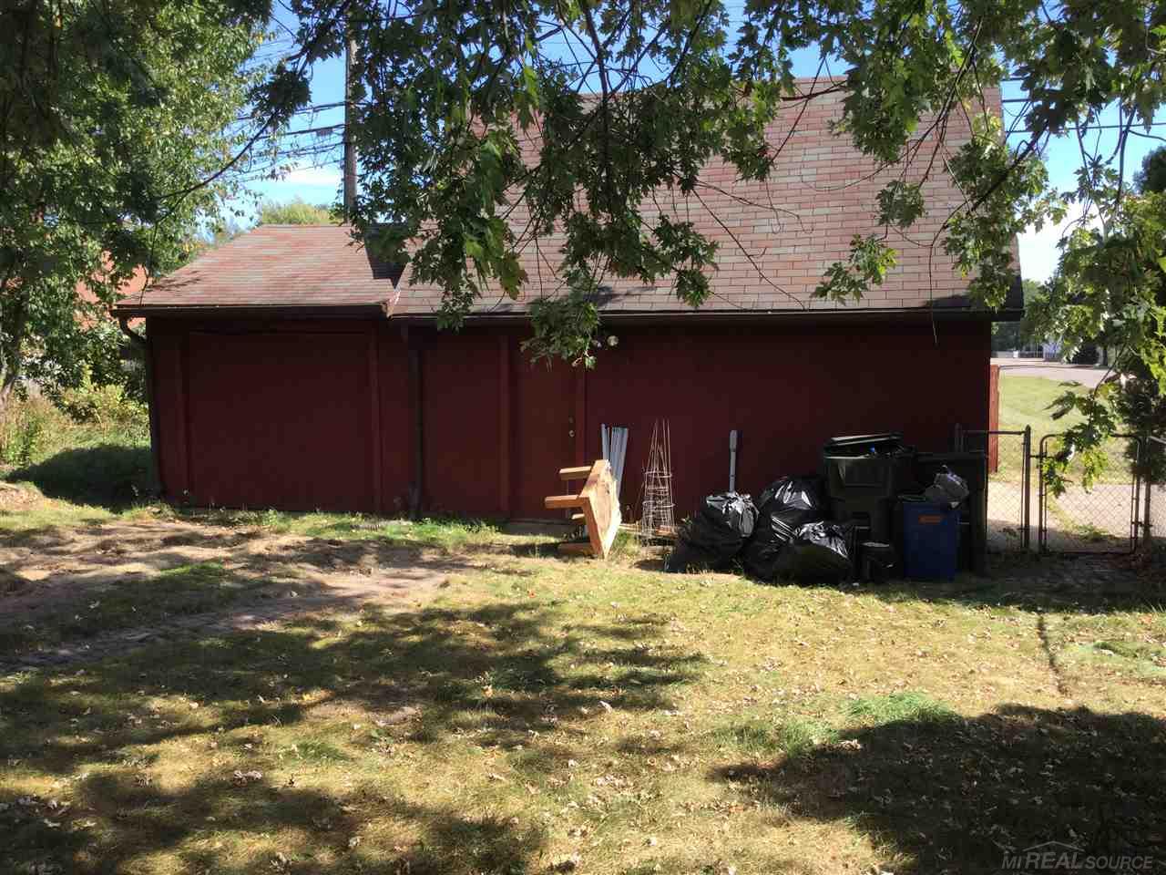 3061 Emmons Avenue Rochester, MI 48307 - Photo 11 of 61 31332460-10.JPG