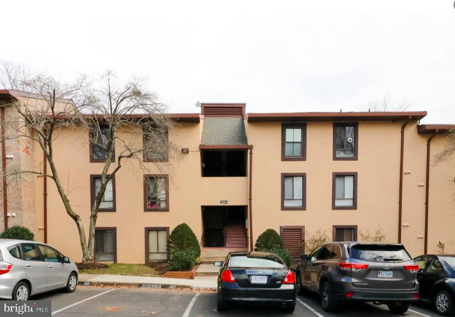 2241 Castle Rock Square, Unit 1B Reston, VA 20191 - Photo 1 of 13 Gallery Image 1