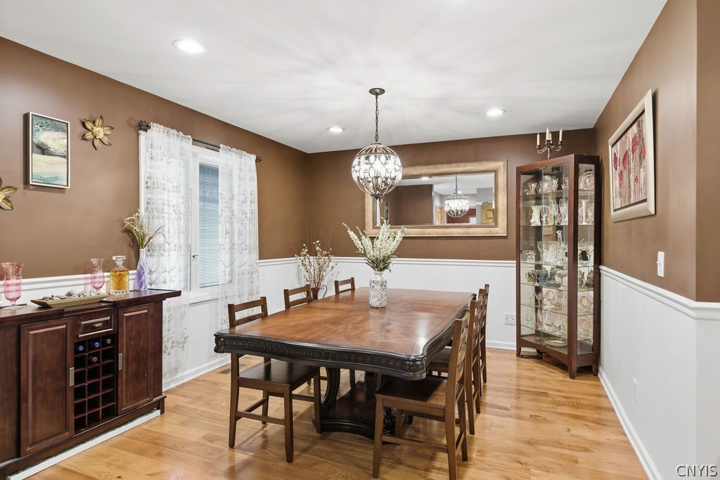 1000 Rail Fence Road Camillus, NY 13031 - Photo 4 of 37 LARGE SPACIOUS FORMAL DINING ROOM!