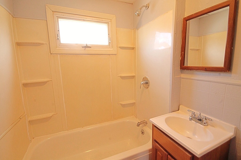 14 Arbutus Street Springfield, MA 01109 - Photo 8 of 8 Gallery Image 8