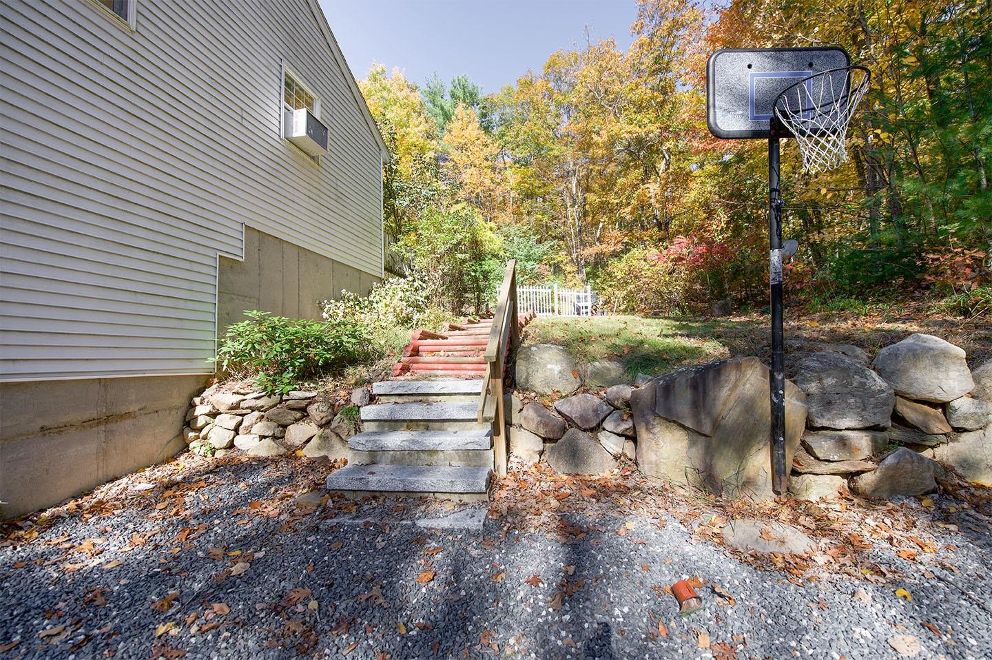 29 Green Road Raymond, NH 03077 - Photo 37 of 39 Gallery Image 37