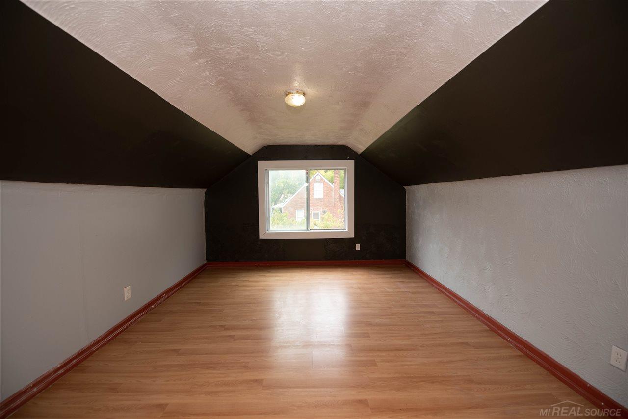 21175 Behrendt Avenue Warren, MI 48091 - Photo 31 of 37