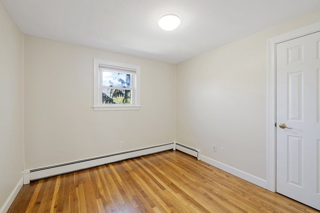 160 Ravenswood Road Waltham, MA 02453 - Photo 11 of 30