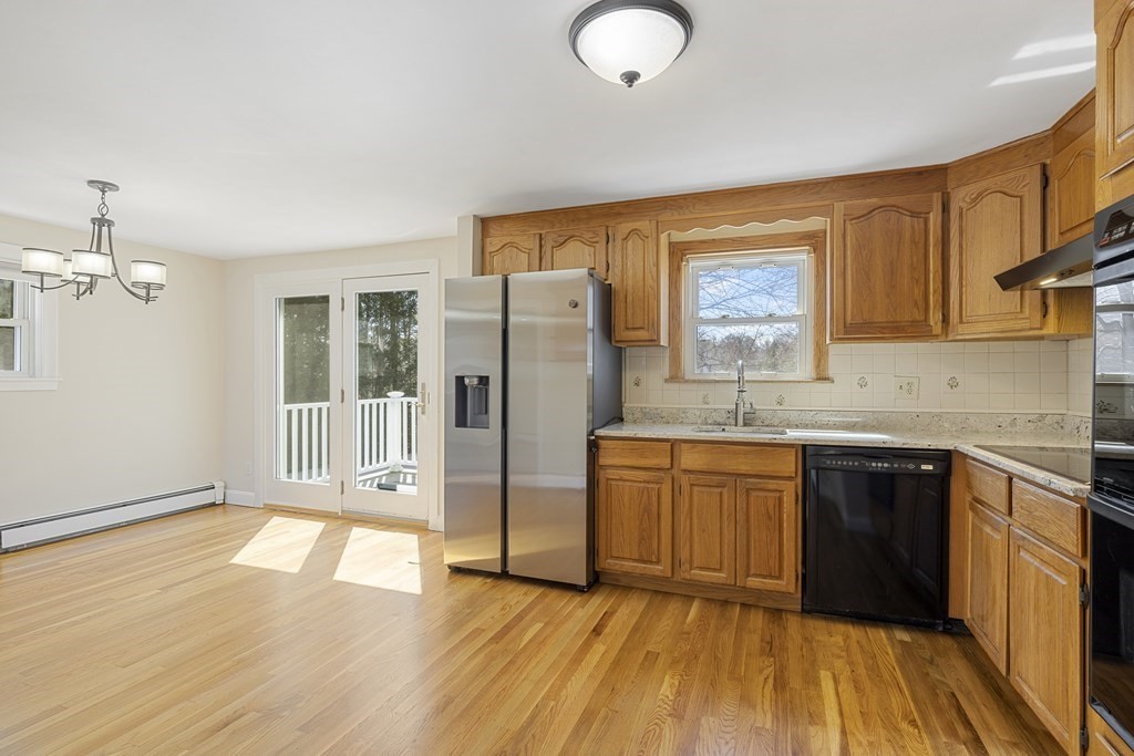 160 Ravenswood Road Waltham, MA 02453 - Photo 2 of 30