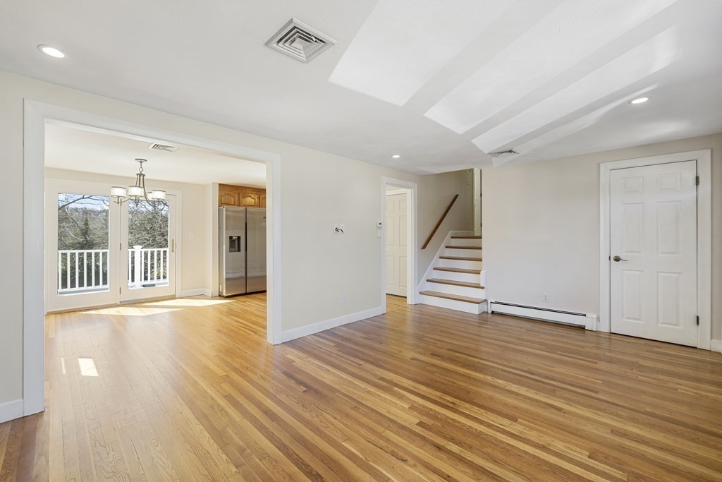 160 Ravenswood Road Waltham, MA 02453 - Photo 7 of 30