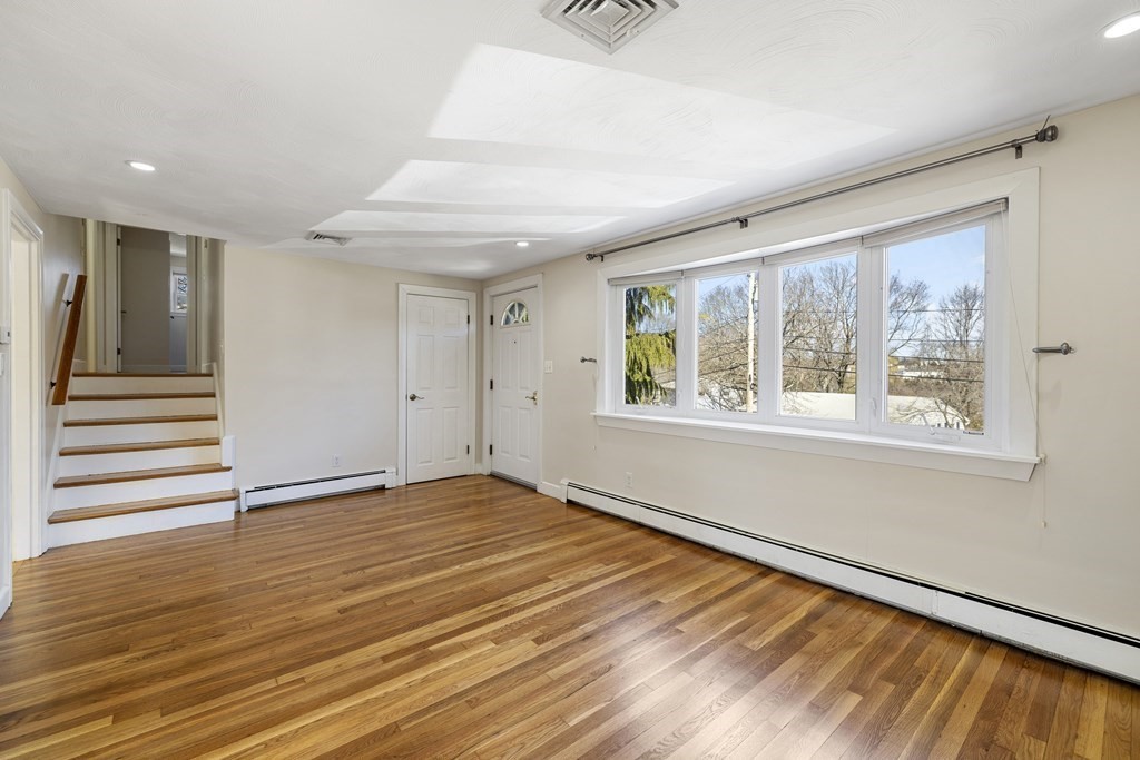 160 Ravenswood Road Waltham, MA 02453 - Photo 9 of 30