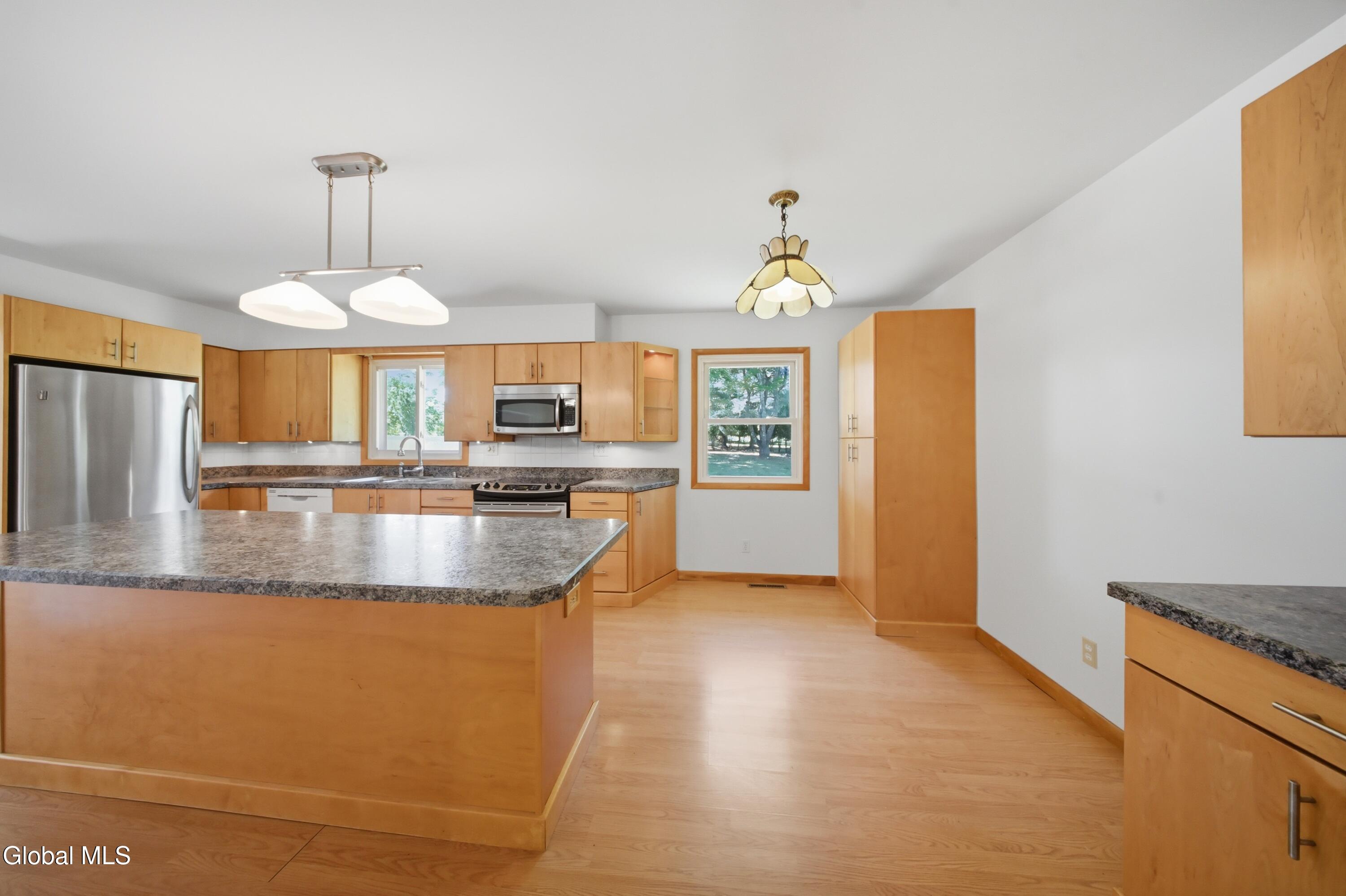 103 Smith Road Mechanicville, NY 12118 - Photo 7 of 36 7