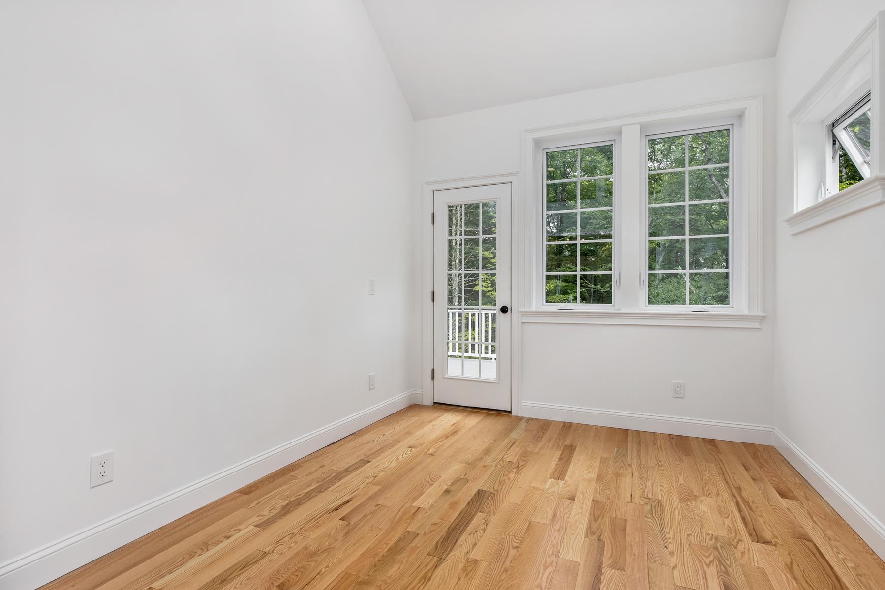 15 Cushing Road, Unit 2 SENTINEL Newmarket, NH 03857 - Photo 4 of 39 Gallery Image 4