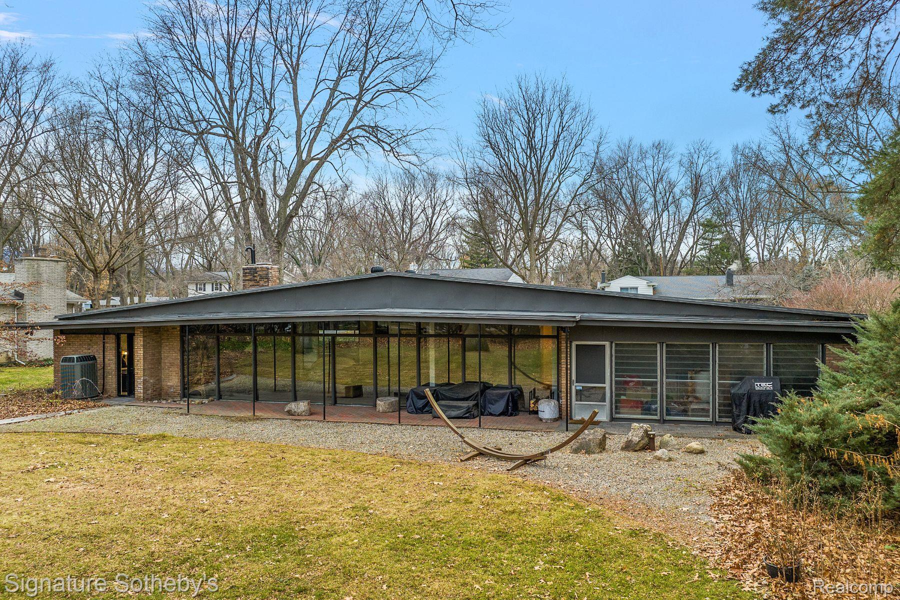 5535 Crabtree Road Bloomfield Hills, MI 48301 - Photo 2 of 34 Gallery Image 2