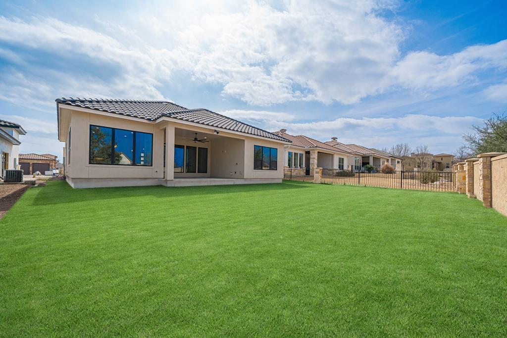 2032 Toscano Way Kerrville, TX 78028 - Photo 3 of 25