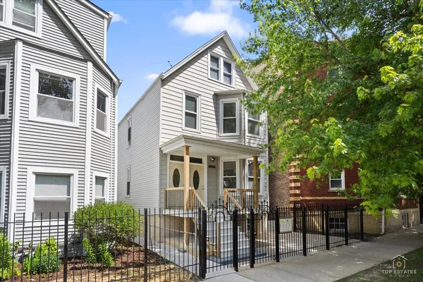 $925,000 | 2939 North Hamlin Avenue, Chicago, IL 60618