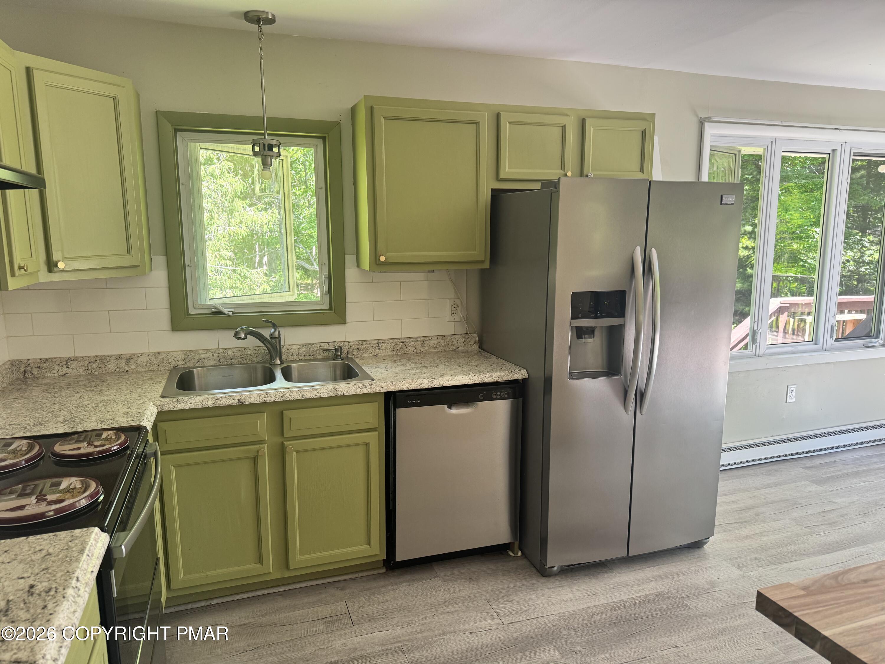 333 Shine Hill Road Henryville, PA 18332 - Photo 6 of 20 Kitchen