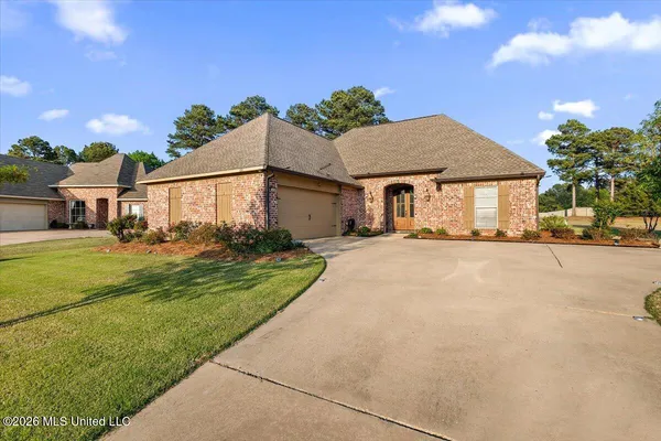$300,000 | 100 Mary Leigh Way, Madison, MS 39110