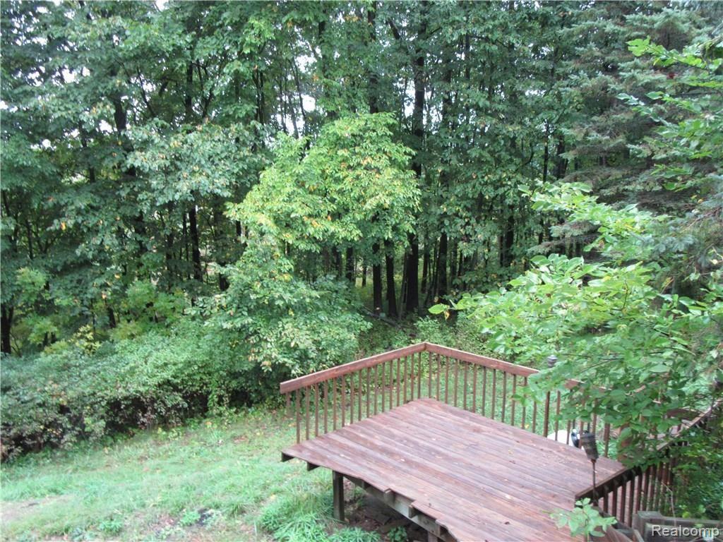 2575 Faussett Road Howell, MI 48855 - Photo 6 of 14 IMG_0517.JPG