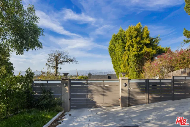 a view of outdoor space and garden