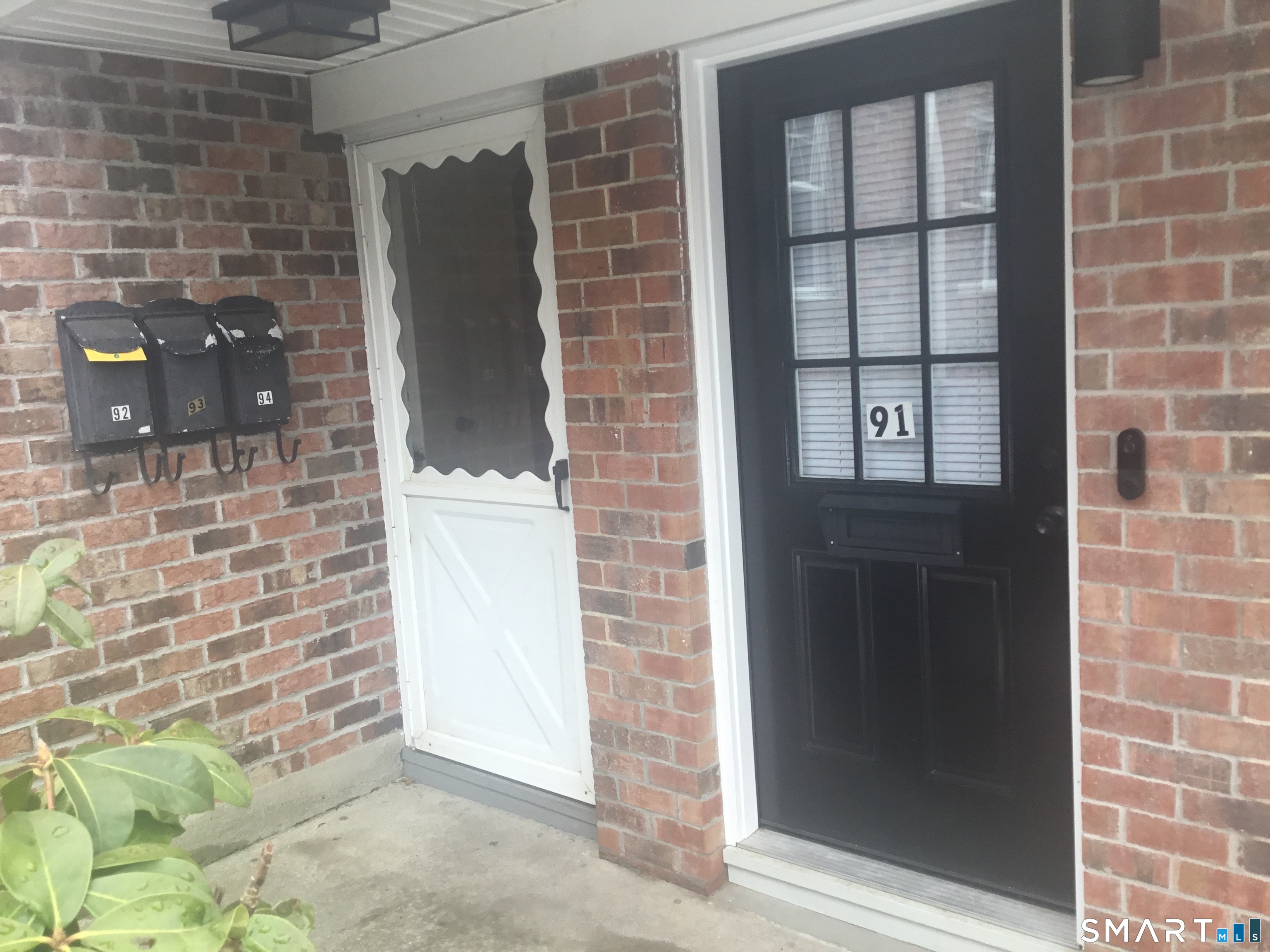 245 Unquowa Road, Unit 93 Fairfield, CT 06824 - Photo 4 of 11 a bathroom with a shower