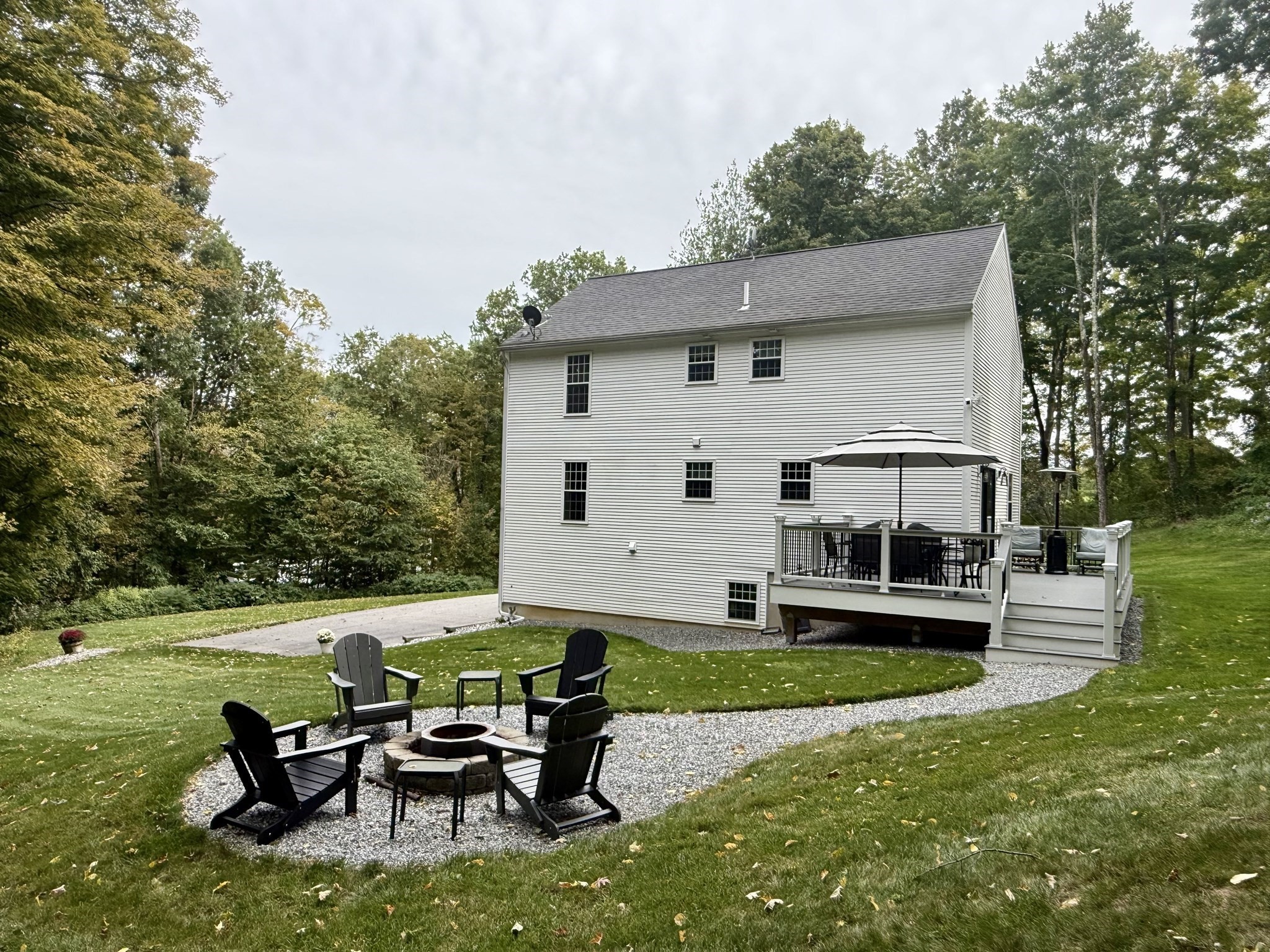 823 Moore Road New Braintree, MA 01531 - Photo 4 of 21 Gallery Image 4
