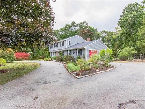 130 Holly Road Marshfield, MA 02050 - Photo 2 of 30 Gallery Image 2