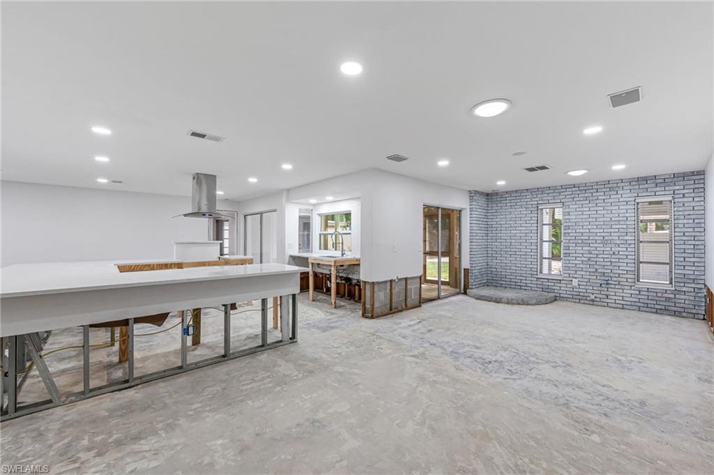 2472 Harbor Road Naples, FL 34104 - Photo 7 of 29 Gallery Image 7