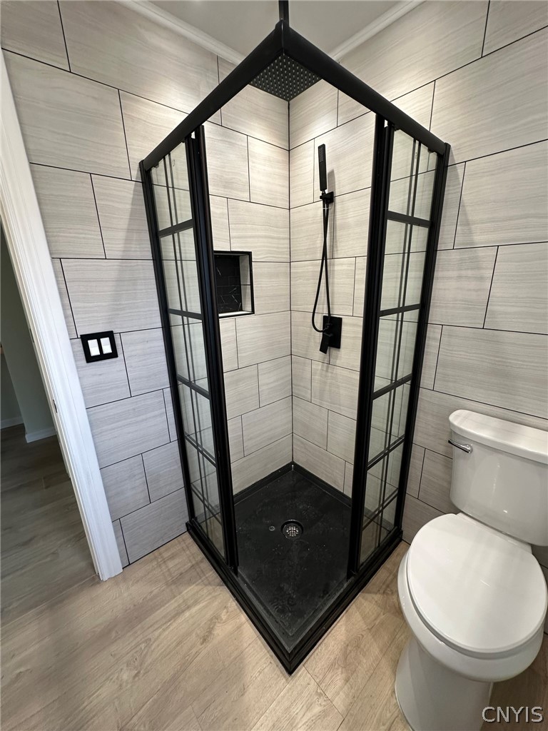 100 Sherbourne Road Syracuse, NY 13210 - Photo 11 of 34 1st floor bath