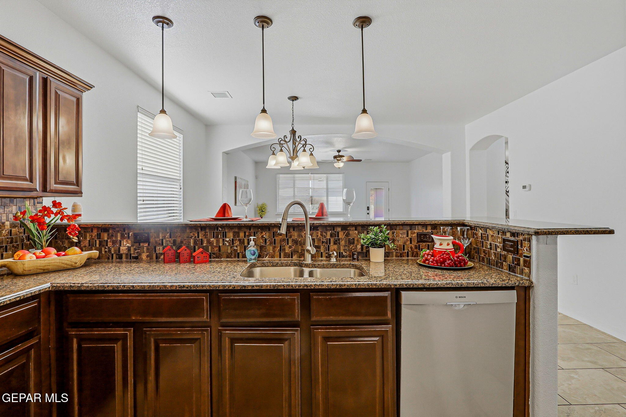 520 Gomez Road El Paso, TX 79932 - Photo 28 of 72 28-web-or-mls-IMG_1150