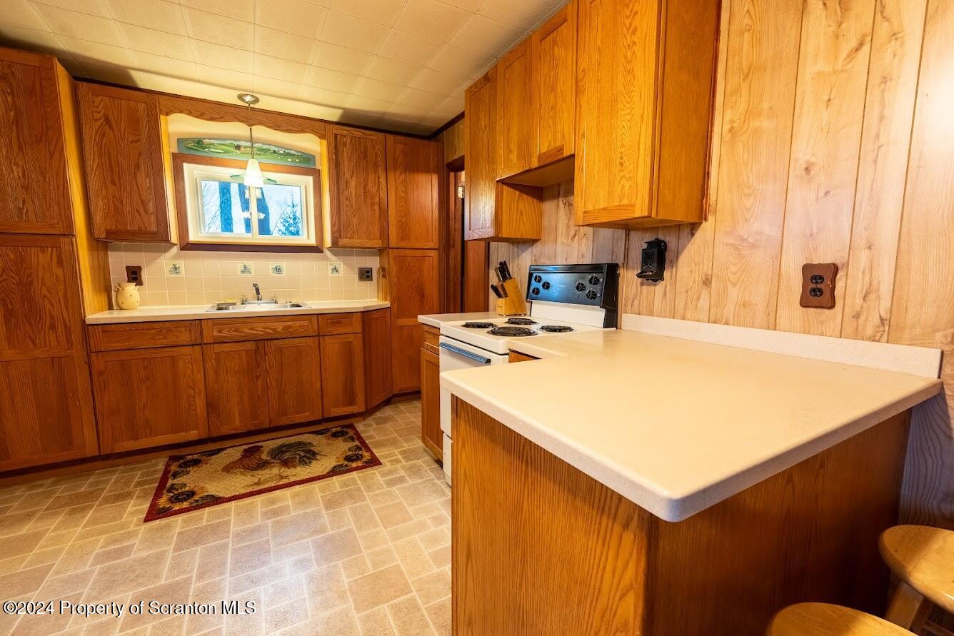 18285 Pa-92 Jackson, PA 18825 - Photo 5 of 49 a room with two washing machine and sink