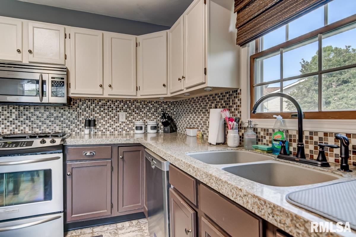 6317 Kate Court Springfield, IL 62712 - Photo 10 of 30 Gallery Image 10