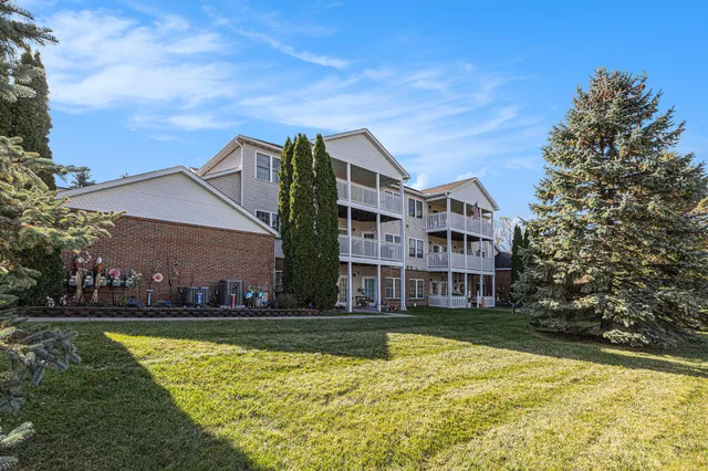 $199,900 | 112 Cherry Ln Drive, Milan, MI 48160