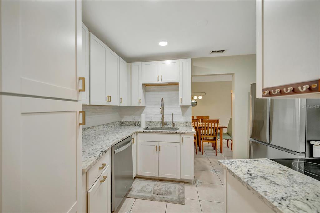 270 Dragon Road Venice, FL 34293 - Photo 22 of 62 Gallery Image 22