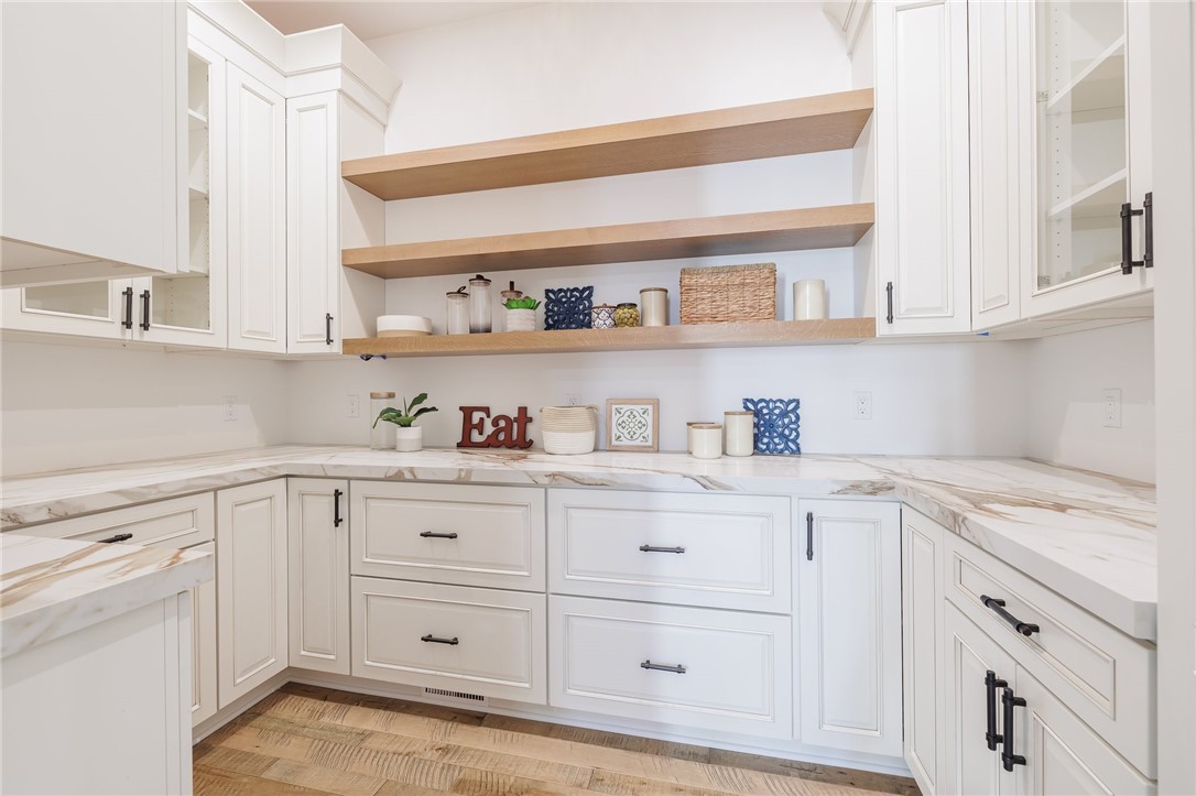 825 Victor Road Perinton, NY 14564 - Photo 16 of 50 Huge pantry