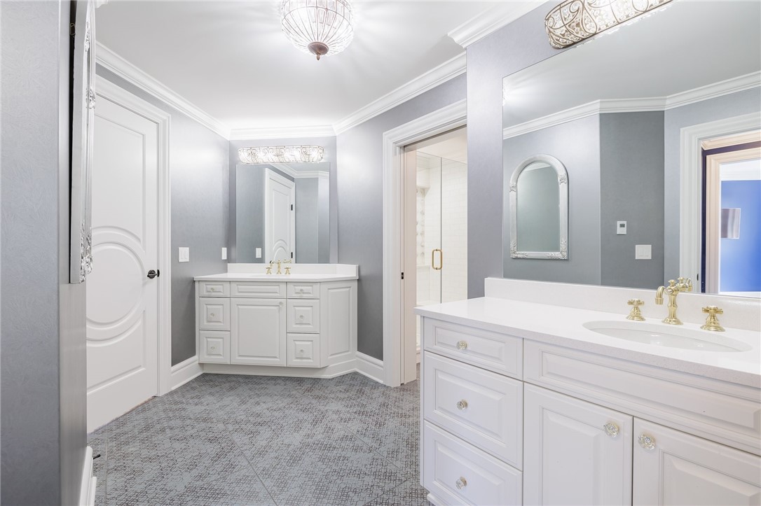 825 Victor Road Perinton, NY 14564 - Photo 34 of 50 Jack & Jill bath