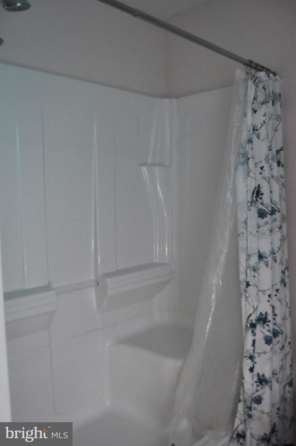 540 South 2nd Street Lykens, PA 17048 - Photo 33 of 42 a bathroom with a bathtub