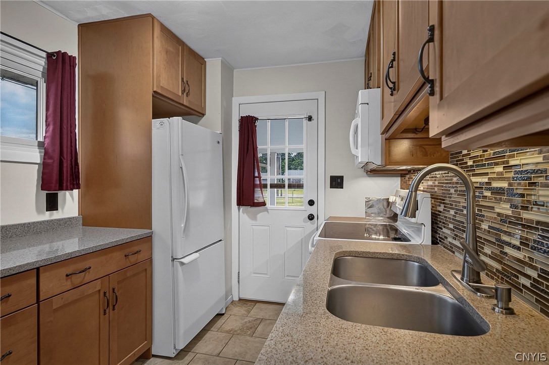 401 Van Dyke Road Utica, NY 13502 - Photo 13 of 50